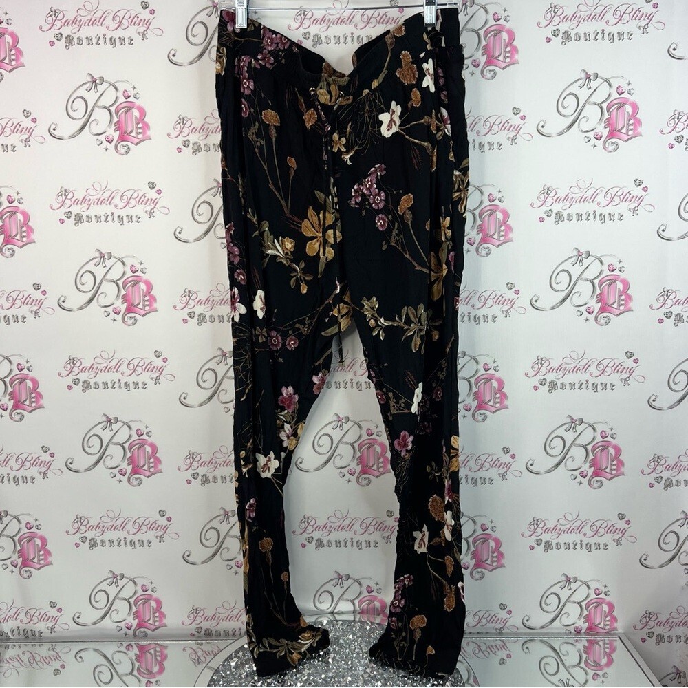 Le Chateau pants flowers purple tan green Black Floral Straight Leg Pants